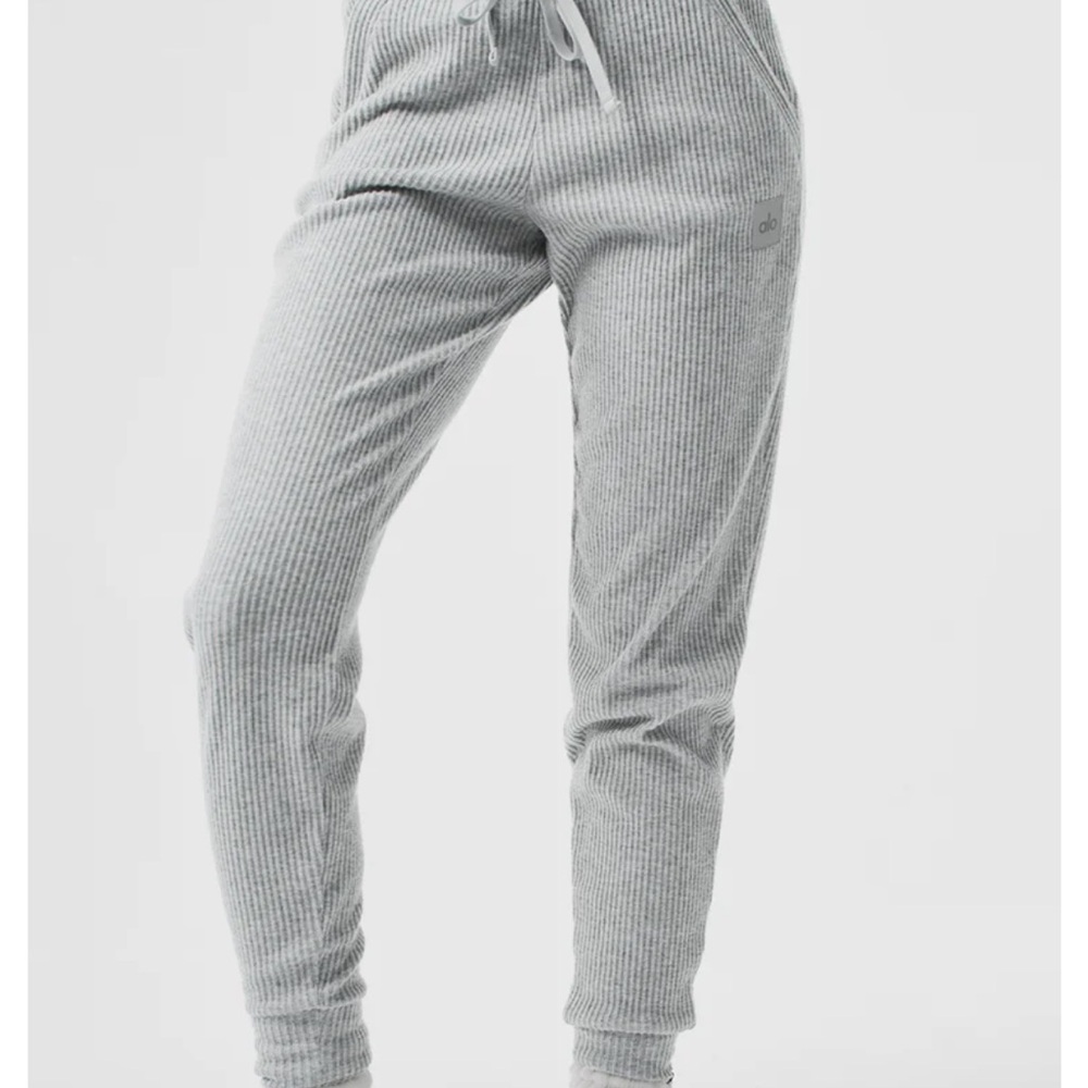 ALO Yoga Muse Joggers - Heather Grey